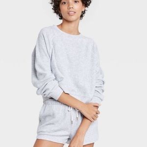 Colsie Light Grey Cropped Crewneck Loungewear